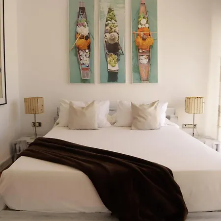 Beachside Townhouse In With Pool ماربيا