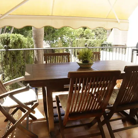 Beachside Townhouse In With Pool * ماربيا