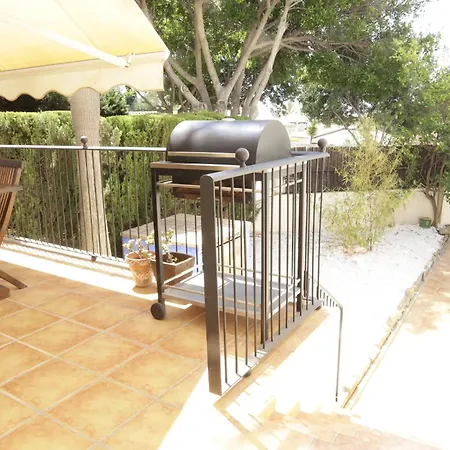 Beachside Townhouse In With Pool ماربيا