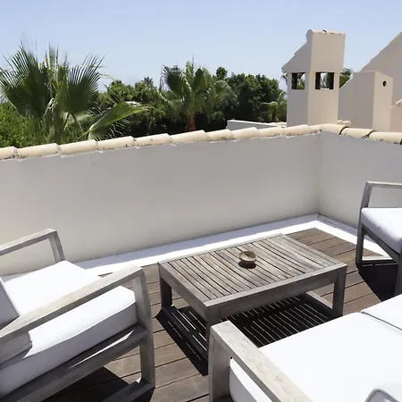 Beachside Townhouse In With Pool