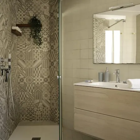Beachside Townhouse In With Pool بيت للعطل